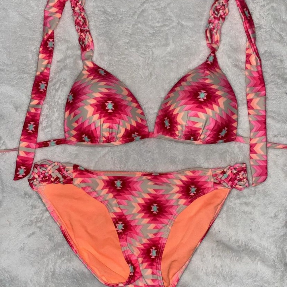 Gossip 2 piece bathing suit set, Size- medium, orange & pink,excellent condition